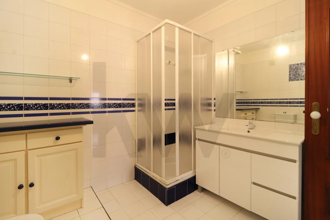 Apartamento T3 para Arrendamento em São Domingos de Rana Foto 26