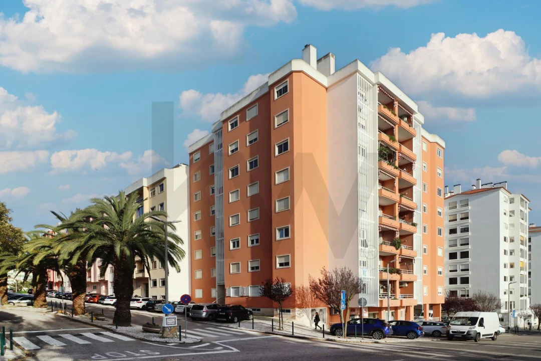 Apartamento T3 para Arrendamento em São Domingos de Rana Foto 37
