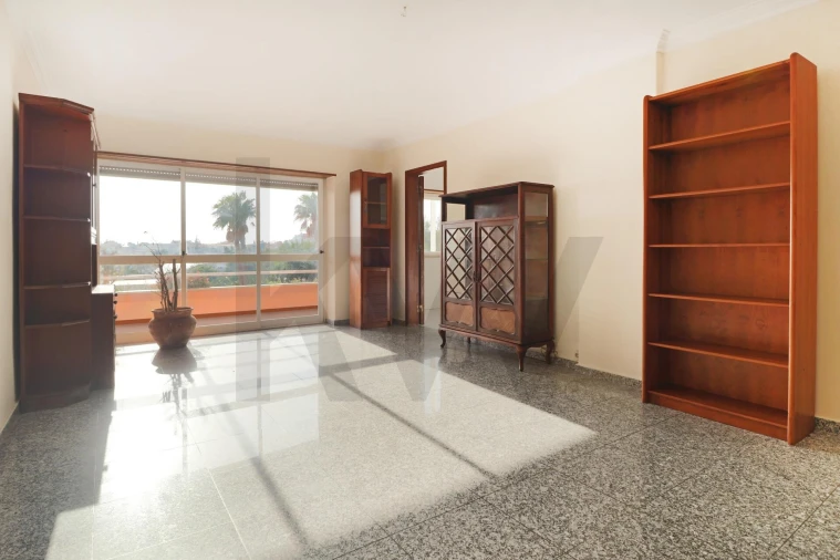 Apartamento T3 para Arrendamento em São Domingos de Rana Foto 6