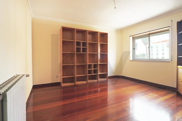 Apartamento T3 para Arrendamento em São Domingos de Rana Foto 29