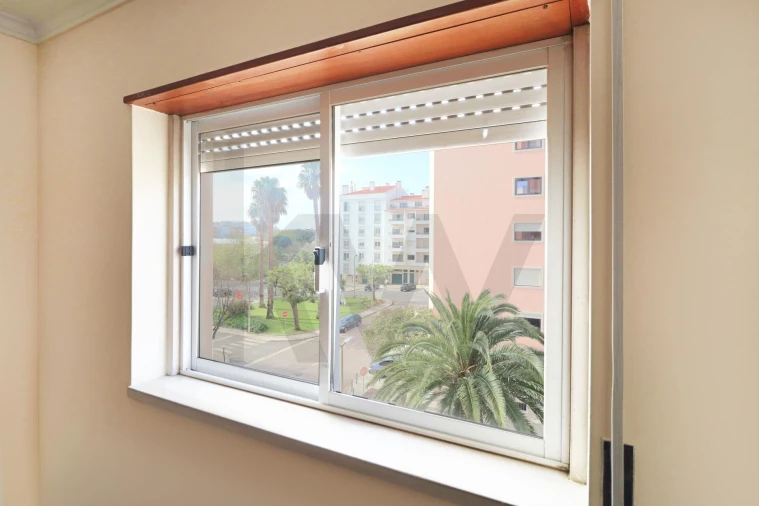 Apartamento T3 para Arrendamento em São Domingos de Rana Foto 24