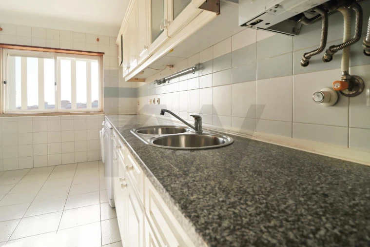 Apartamento T3 para Arrendamento em São Domingos de Rana Foto 10