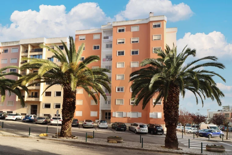 Apartamento T3 para Arrendamento em São Domingos de Rana Foto 30