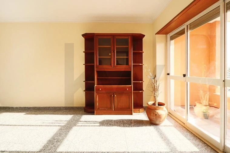 Apartamento T3 para Arrendamento em São Domingos de Rana Foto 5