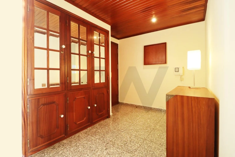 Apartamento T3 para Arrendamento em São Domingos de Rana Foto 32