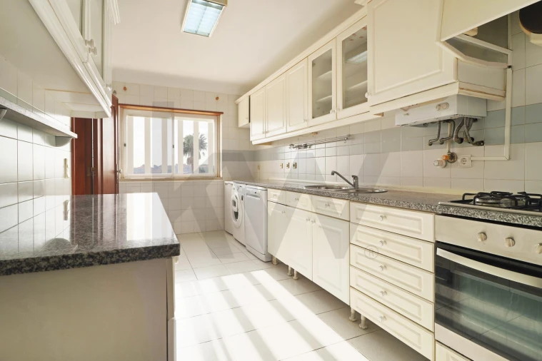 Apartamento T3 para Arrendamento em São Domingos de Rana Foto 11