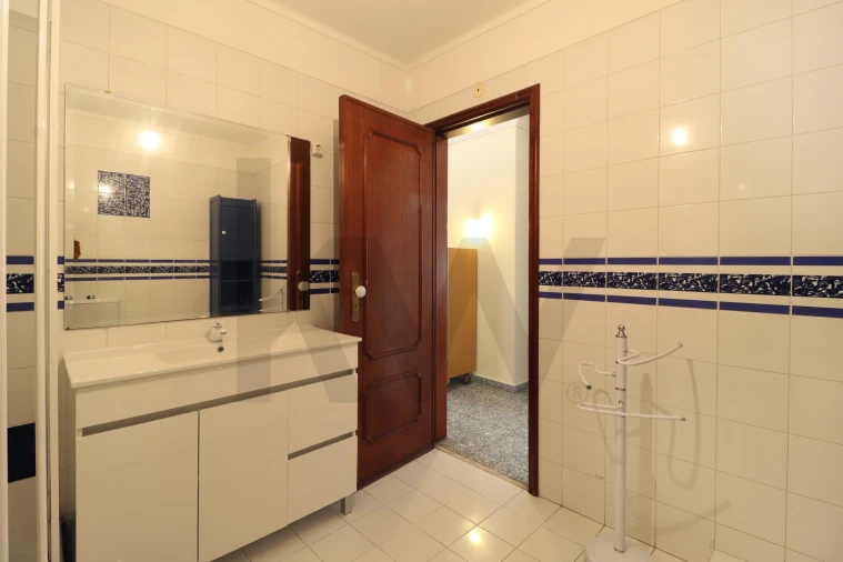 Apartamento T3 para Arrendamento em São Domingos de Rana Foto 27