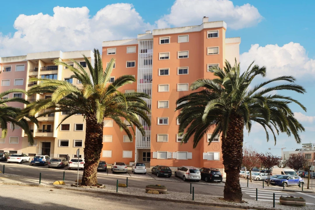 Apartamento T3 para Arrendamento em São Domingos de Rana Foto 30