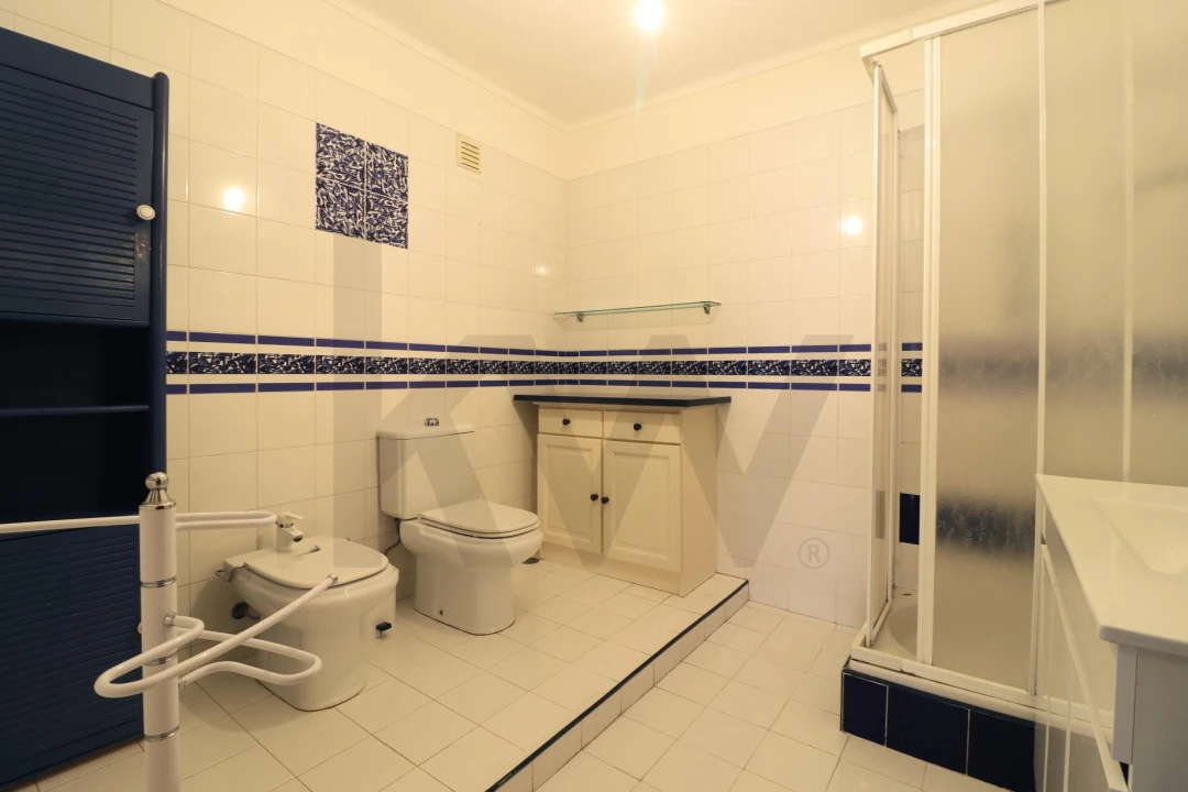 Apartamento T3 para Arrendamento em São Domingos de Rana Foto 25