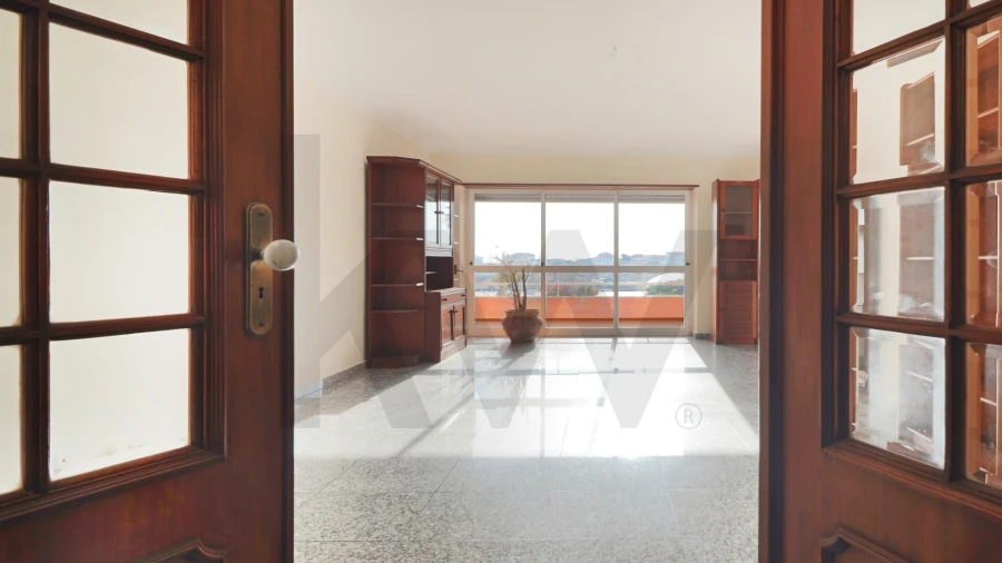 Apartamento T3 para Arrendamento em São Domingos de Rana