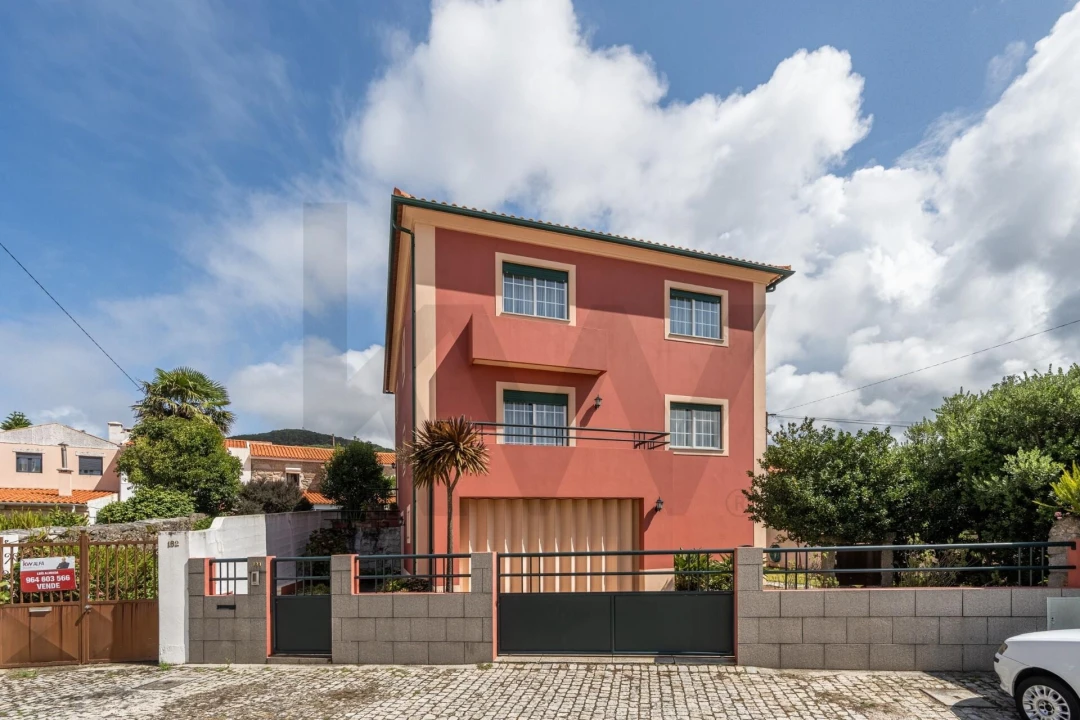 Moradia T4 para Venda em Vila Praia de Ancora Foto 2