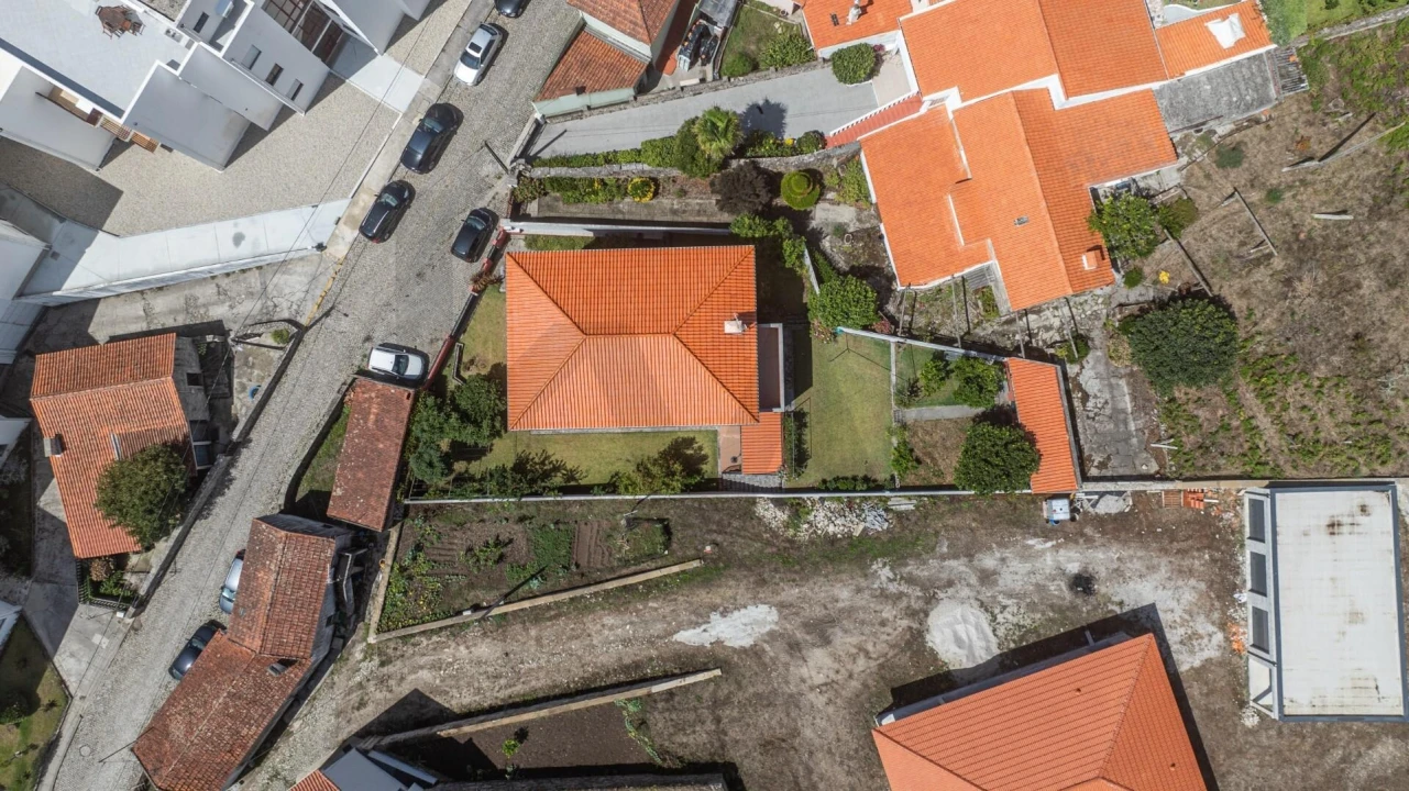 Moradia T4 para Venda em Vila Praia de Ancora Foto 55