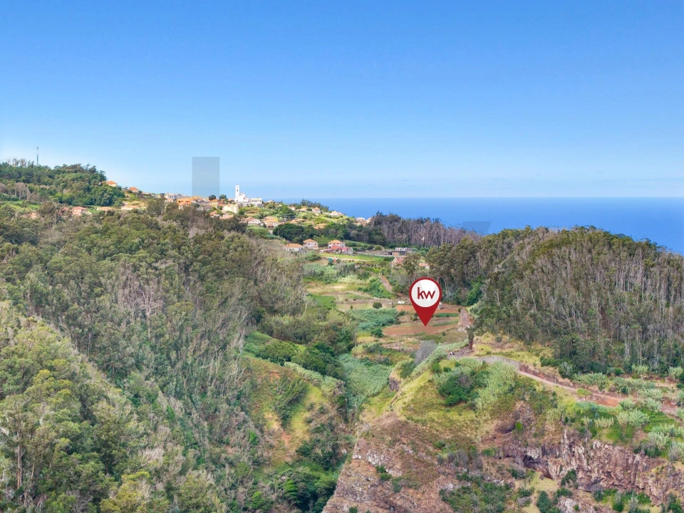 Terreno para Venda em Porto Moniz Foto 13