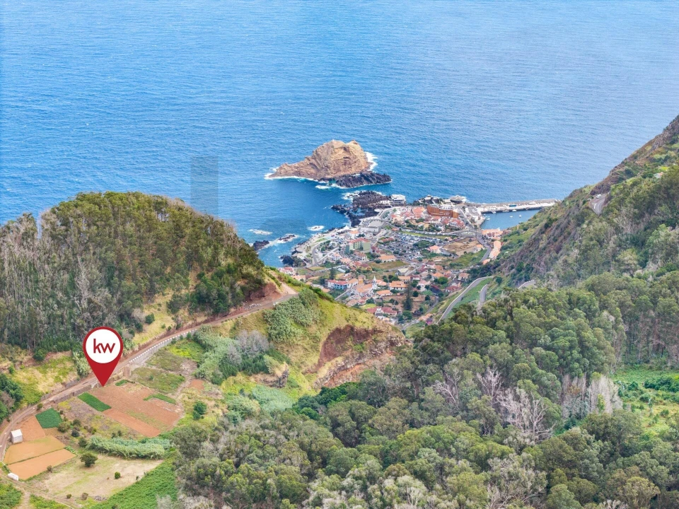 Terreno para Venda em Porto Moniz Foto 5