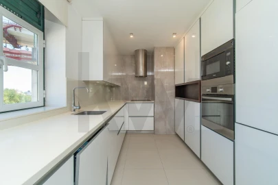 Apartamento T4 para Venda em Alcantara