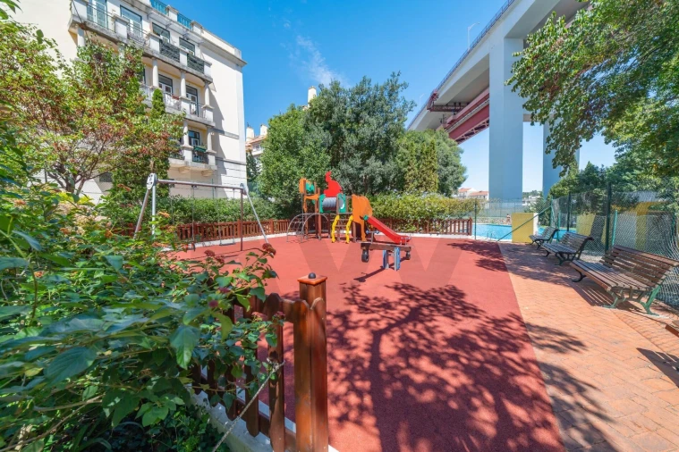 Apartamento T4 para Venda em Alcantara Foto 10