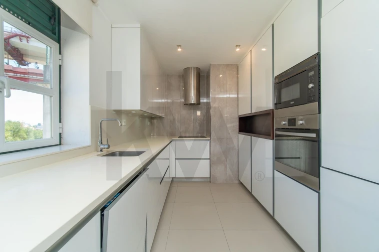 Apartamento T4 para Venda em Alcantara Foto 12