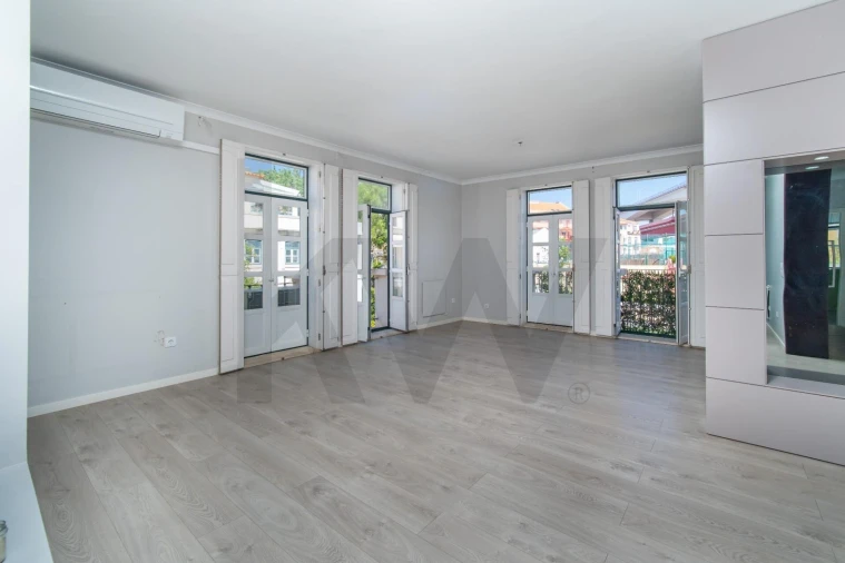 Apartamento T4 para Venda em Alcantara Foto 4