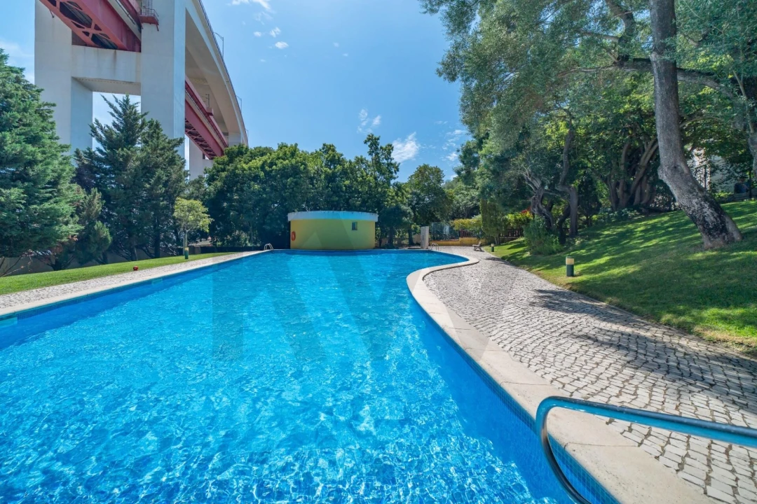 Apartamento T4 para Venda em Alcantara Foto 3