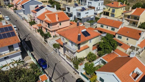 Moradia T5 para Venda em Odivelas