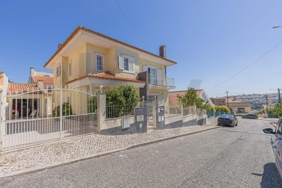 Moradia T5 para Venda em Odivelas