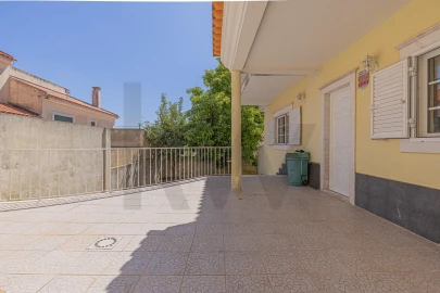 Moradia T5 para Venda em Odivelas