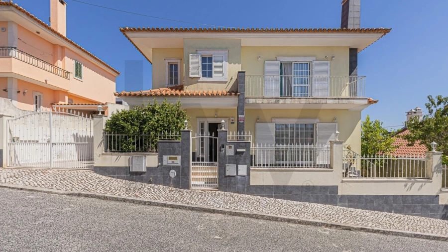 Moradia T5 para Venda em Odivelas