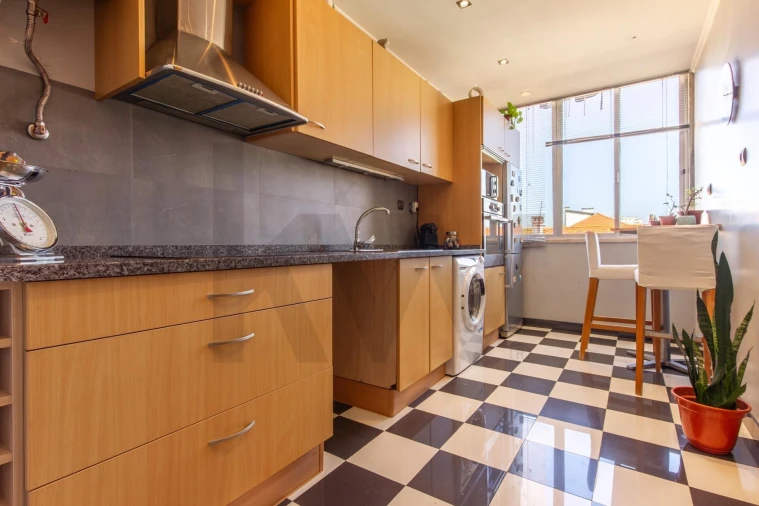 Apartamento T2 para Venda em Alfragide Foto 12