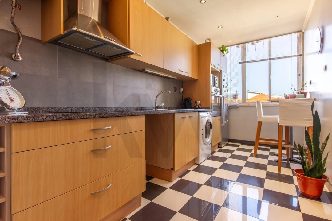 Apartamento T2 para Venda em Alfragide Foto 12