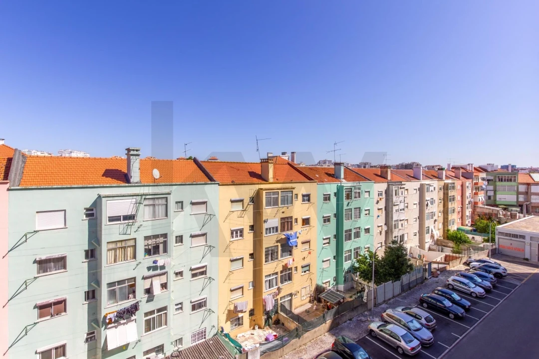Apartamento T2 para Venda em Alfragide Foto 13