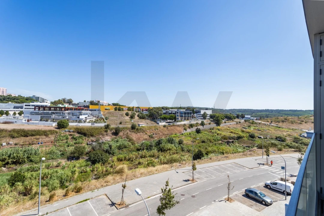Apartamento T3 para Venda em Carnaxide e Queijas Foto 47