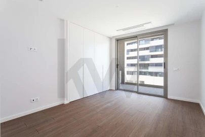 Apartamento T3 para Venda em Carnaxide e Queijas