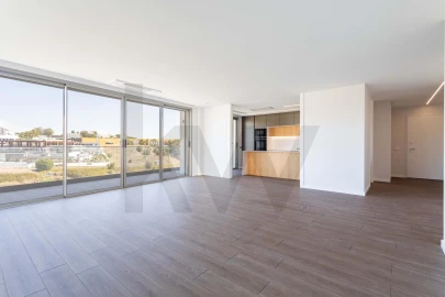 Apartamento T3 para Venda em Carnaxide e Queijas