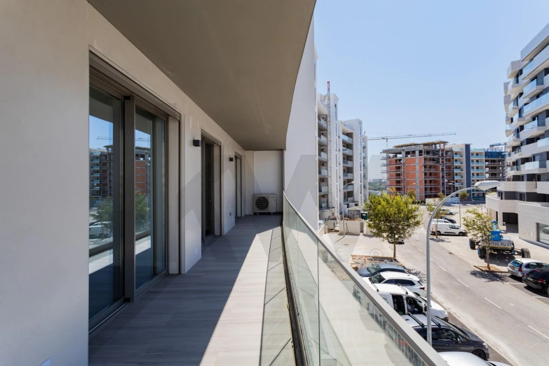 Apartamento T3 para Venda em Carnaxide e Queijas Foto 24