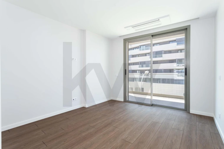 Apartamento T3 para Venda em Carnaxide e Queijas Foto 16