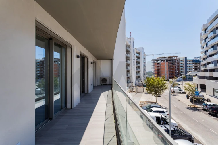 Apartamento T3 para Venda em Carnaxide e Queijas Foto 24