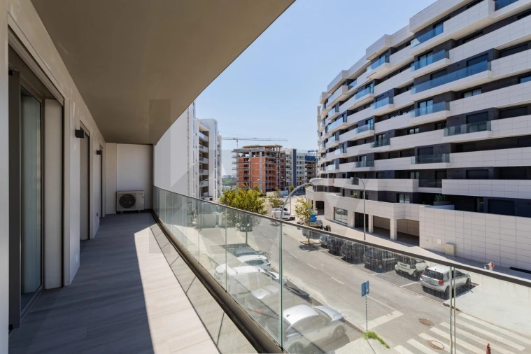 Apartamento T3 para Venda em Carnaxide e Queijas Foto 23