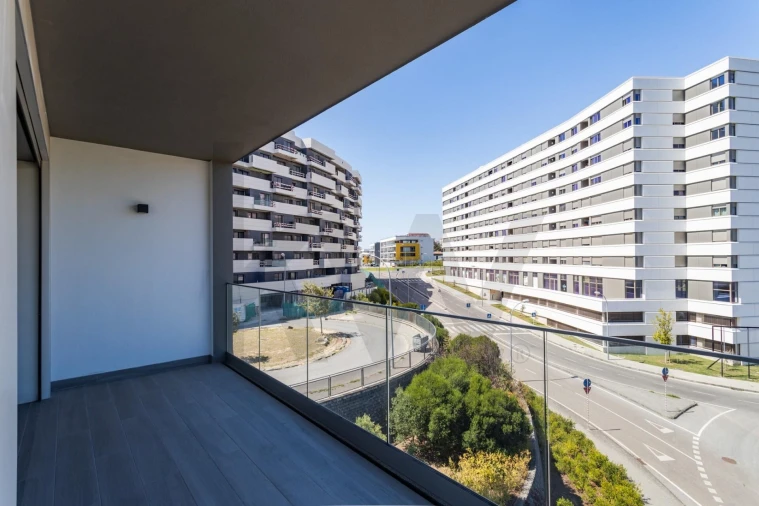 Apartamento T3 para Venda em Carnaxide e Queijas Foto 49