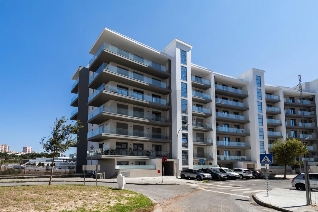 Apartamento T3 para Venda em Carnaxide e Queijas Foto 1