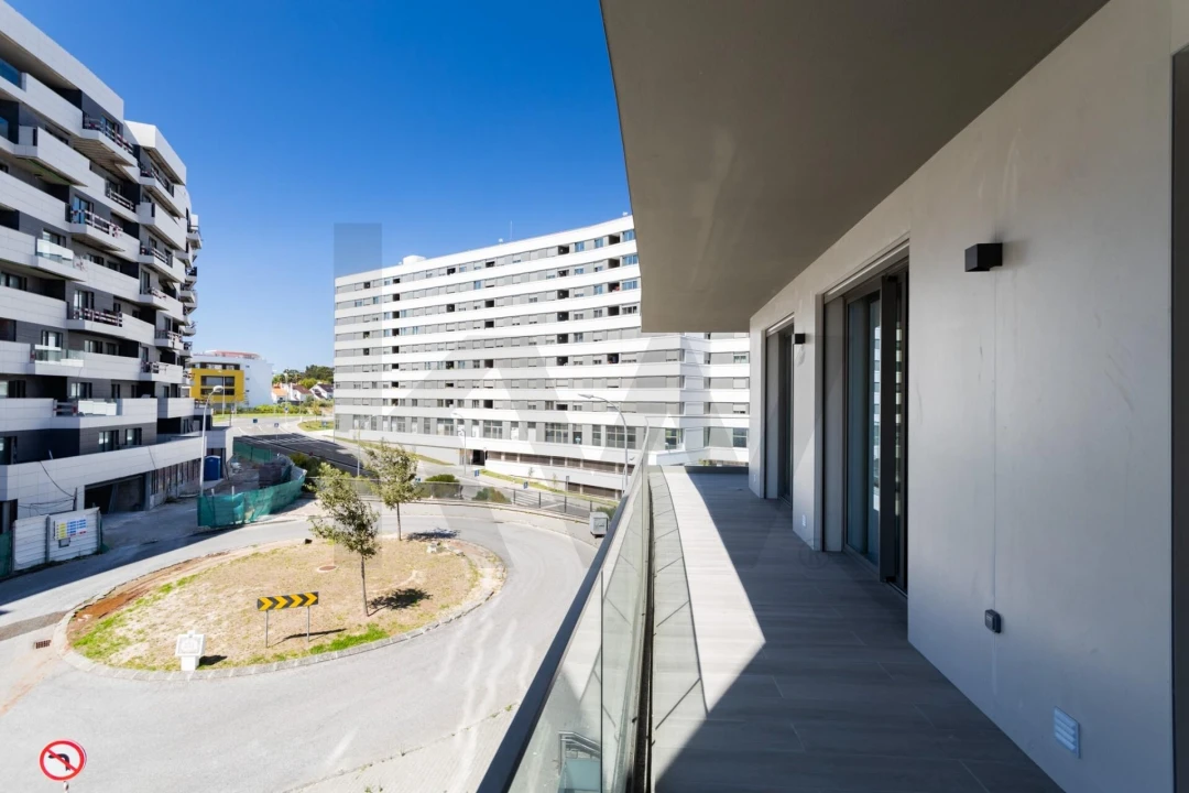 Apartamento T3 para Venda em Carnaxide e Queijas Foto 18