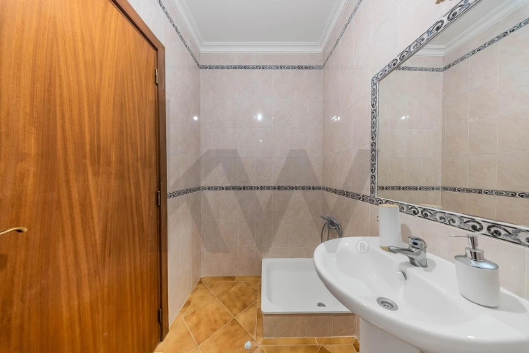 Apartamento T3 para Venda em Benavente Foto 20