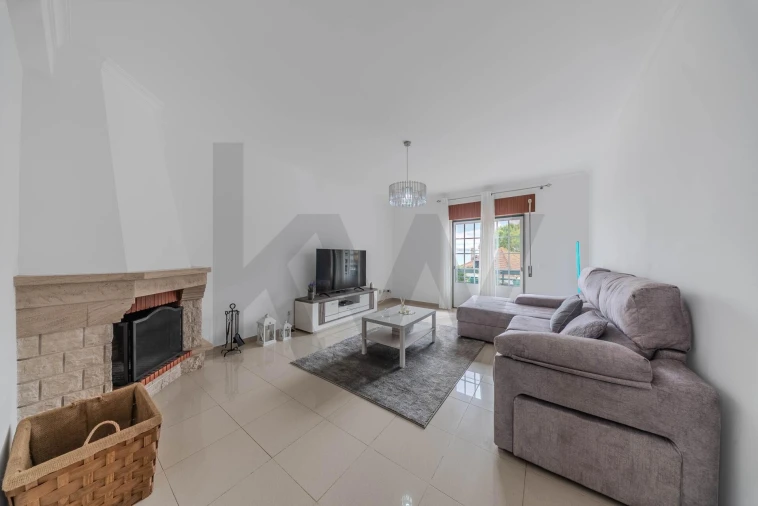 Apartamento T3 para Venda em Benavente Foto 2