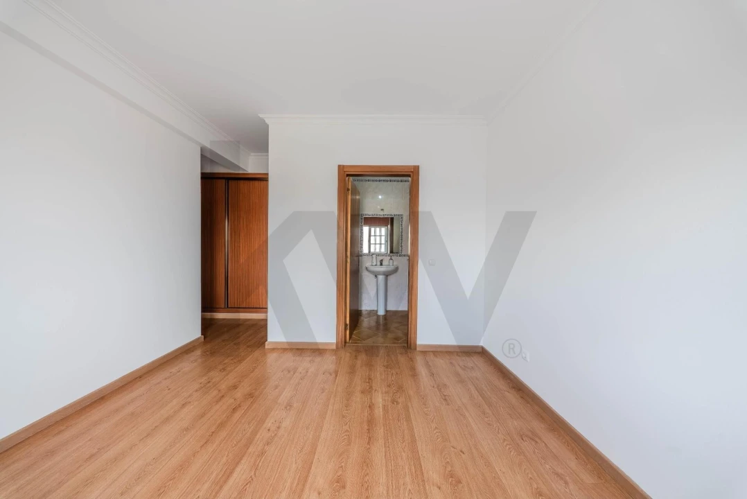 Apartamento T3 para Venda em Benavente Foto 14