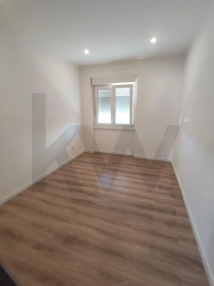 Apartamento T2 para Venda em Amora Foto 5