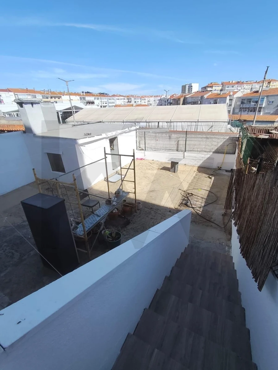 Apartamento T2 para Venda em Amora Foto 12