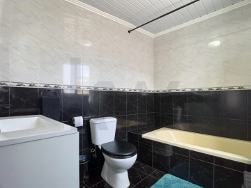 Moradia T2 para Venda em Fajã de Baixo