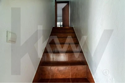 Moradia T2 para Venda em Barbacena e Vila Fernando