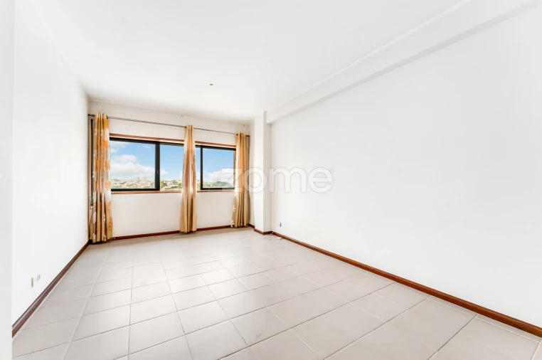 Apartamento T1 para Venda em Mafamude e Vilar do Paraíso Foto 4