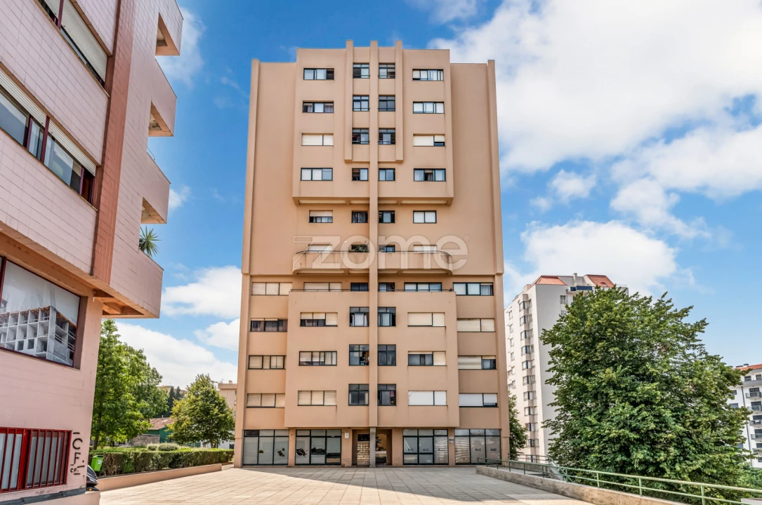 Apartamento T1 para Venda em Mafamude e Vilar do Paraíso Foto 3