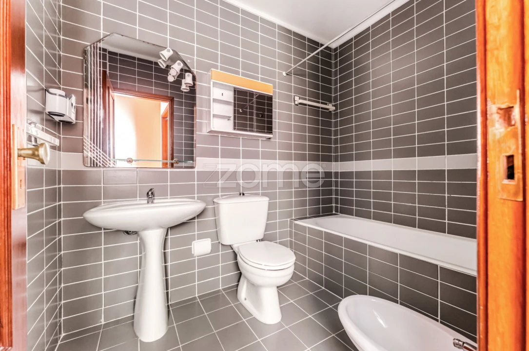 Apartamento T1 para Venda em Mafamude e Vilar do Paraíso Foto 10